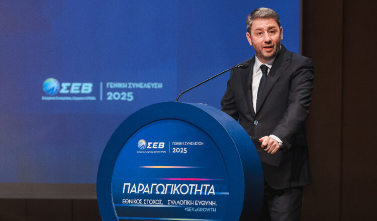 Τα διαπιστευτήρια του ΣΕΒ επιδίωξε το ΠΑΣΟΚ