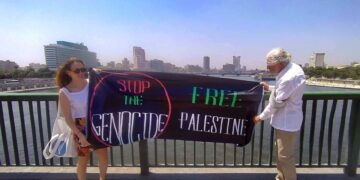 March to Gaza Μέρα #5: Ανάρτηση πανό στο Κάιρο παρά τις απαγορεύσεις