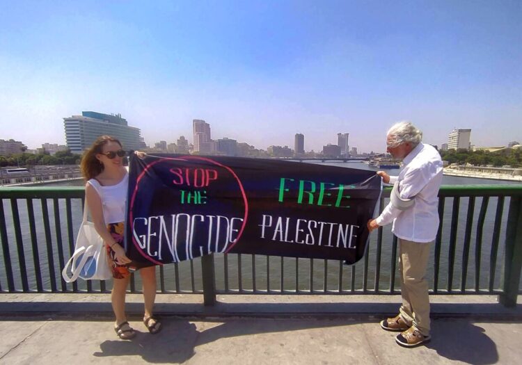 March to Gaza Μέρα #5: Ανάρτηση πανό στο Κάιρο παρά τις απαγορεύσεις