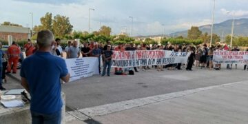 Κομμουνιστική Απελευθέρωση: Απεργιακή στήριξη στους ναυτεργάτες τώρα, για να νικήσει ο αγώνας!