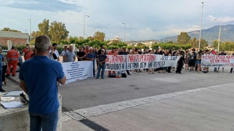 Κομμουνιστική Απελευθέρωση: Απεργιακή στήριξη στους ναυτεργάτες τώρα, για να νικήσει ο αγώνας!