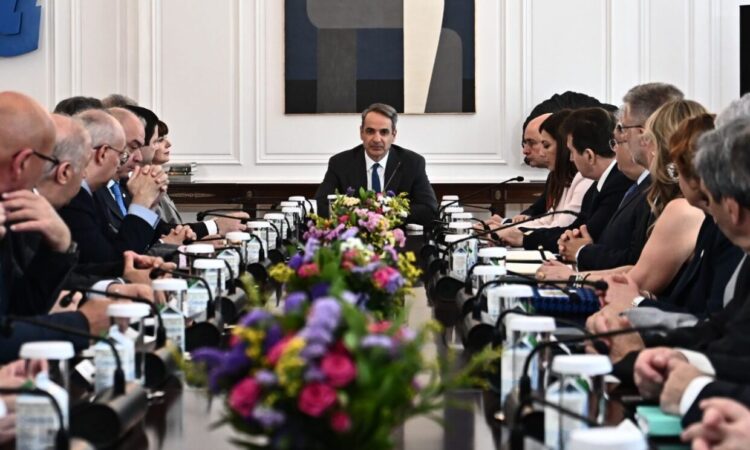 Ιδιώνυμο κατά φοιτητών, στρατώνες της αγοράς τα ΑΕΙ