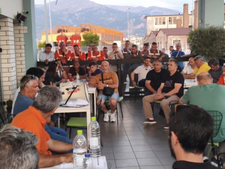 Συνάντηση Κομμουνιστικής Απελευθέρωσης με ΠΕΝΕΝ και απεργούς ναυτεργάτες (φωτό-βίντεο)