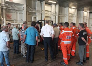 ΠΕΝΕΝ: Συνεχίζεται η απεργία στα πλοία της Αδριατικής παρά τη δικαστική και εφοπλιστική τρομοκρατία