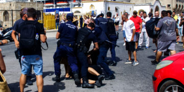 Η Πρωτοβουλία Αλληλεγγύης στον Παλαιστινιακό Λαό καταγγέλλει την κυβερνητική βία και τις συλλήψεις διαδηλωτών