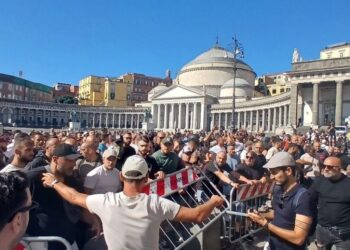 Κομμουνιστική Απελευθέρωση: Αλληλεγγύη στους αγώνες των ανέργων στην Ιταλία