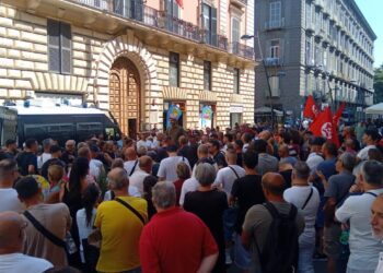 Liberazione Comunista (Grecia): Solidarietà alle mobilitazioni in Italia