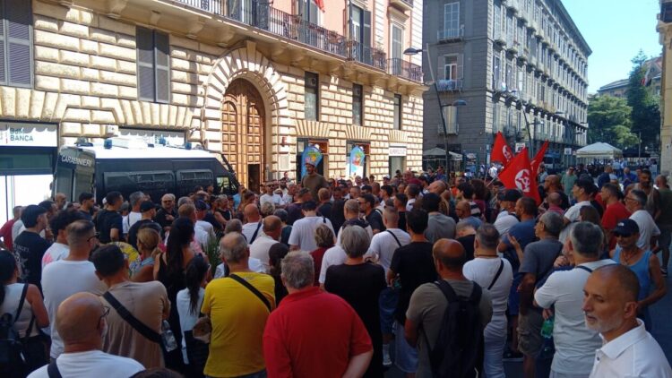 Liberazione Comunista (Grecia): Solidarietà alle mobilitazioni in Italia