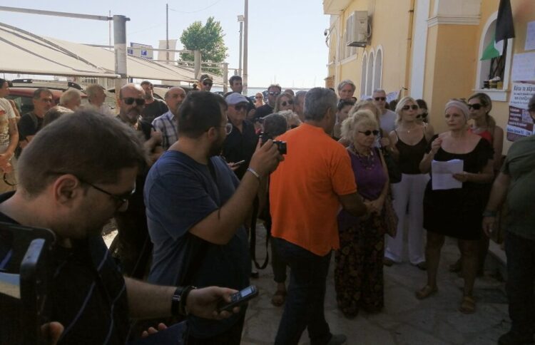 ΑΝΤΑΡΣΥΑ: Αλληλεγγύη στην εκπαιδευτικό Ε. Λάζου που διώκεται για την αλληλεγγύη στην Παλαιστίνη