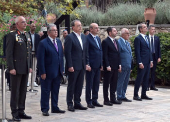 Αφόρητη θεσμολαγνεία