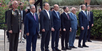 Αφόρητη θεσμολαγνεία