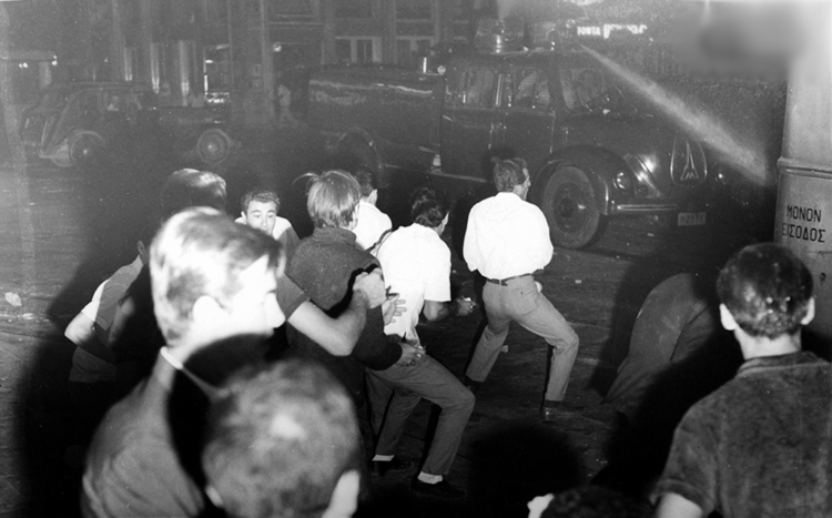 Προσωπική μαρτυρία για τη δολοφονία του Σωτήρη Πέτρουλα στην οδό Σταδίου