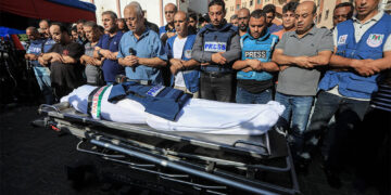 Να μην πεθάνει η ενημέρωση και η ζωή στη Γάζα!