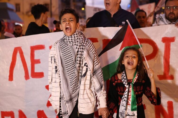 Κομμουνιστική Απελευθέρωση: H κυβέρνηση κατ’επιταγή σιωντιστικών κύκλων επιχειρεί να επιβάλλει σιωπητήριο στην αλληλεγγύη!