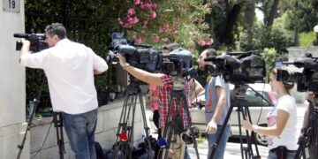 Δουλειές (μιντιακές) με… φούντες για Μαξίμου και κυβέρνηση (Κάμερες 5.7)