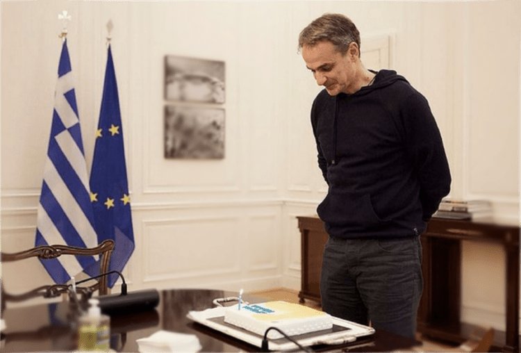 Κυβέρνηση: Έσβησε κεράκια, σβήνει δικαιώματα, σβήνει και η ίδια