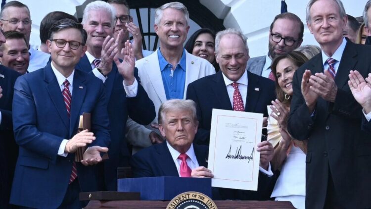 Μεγάλο, Όμορφο Νομοσχέδιο για το αμερικανικό κεφάλαιο