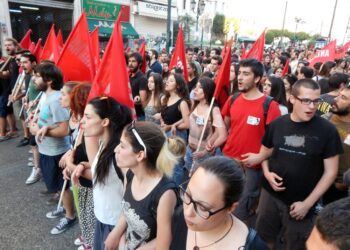 Από την υποταγή στη ρήξη, μία ανοικτή πρόκληση