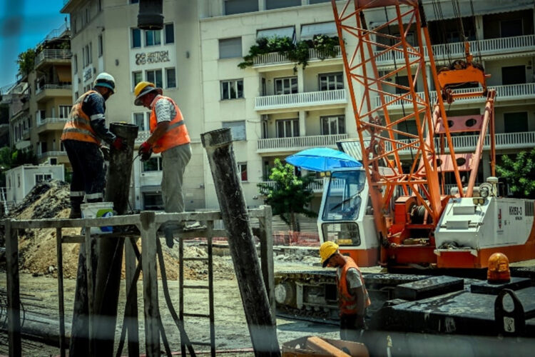 13ωρα και ανύπαρκτοι έλεγχοι αυξάνουν τους νεκρούς εργάτες