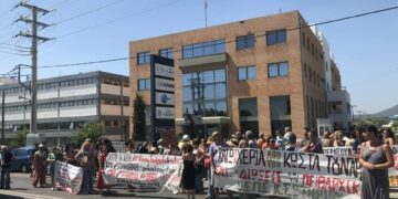 Μεγάλο κύμα αλληλεγγύης στον Κώστα Τουλγαρίδη -Μαχητική συγκέντρωση στη Διεύθυνση Π.Ε. Ανατ. Αττικής (φωτό)