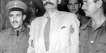 Σχετικά με τον «Κόκκινο δάσκαλο» και τον, υποτιθέμενα, «Αλύγιστο Νίκο»