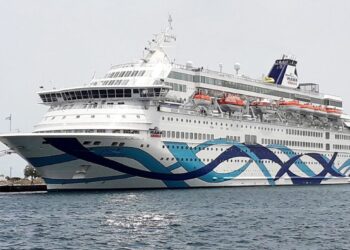 Προκλητικά απαγορευτικά μέτρα επιβάλλει το Λιμενικό στη Σύρο για τη «διευκόλυνση» ισραηλινού κρουαζιερόπλοιου