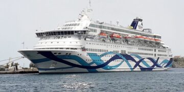 Προκλητικά απαγορευτικά μέτρα επιβάλλει το Λιμενικό στη Σύρο για τη «διευκόλυνση» ισραηλινού κρουαζιερόπλοιου