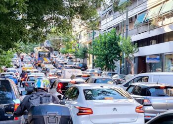 Αθήνα, πόλη μόνο για ΙΧ και χωρίς βιώσιμη μετακίνηση