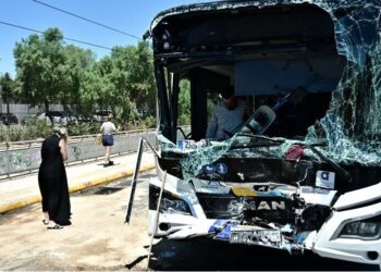 Ατύχημα στη Βούλα: 57 τραυματίες με ένοχο ξανά την ιδιωτικοποίηση