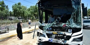 Ατύχημα στη Βούλα: 57 τραυματίες με ένοχο ξανά την ιδιωτικοποίηση