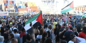 Νέα συγκέντρωση την Τετάρτη 16/7 στις 9.30 μ.μ. στις προβλήτες 2 και 3 – Μπλόκο στο φορτίο της γενοκτονίας, κάλεσμα της ΑΝΤΑΡΣΥΑ