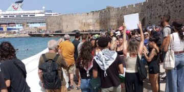 Ρόδος: Μαχητική κινητοποίηση κόντρα στην κρατική καταστολή – Οχτώ συλλήψεις διαδηλωτών