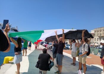 Δεν έδεσε στη Σύρο το ισραηλινό κρουαζιερόπλοιο λόγω συγκέντρωσης κατοίκων (ενημέρωση)