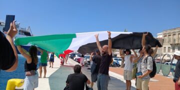 Δεν έδεσε στη Σύρο το ισραηλινό κρουαζιερόπλοιο λόγω συγκέντρωσης κατοίκων (ενημέρωση)