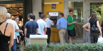 Τράπεζες: Μειώσεις λεπτών στα ΑΤΜ, κέρδη δισ. ευρώ στα θησαυροφυλάκια