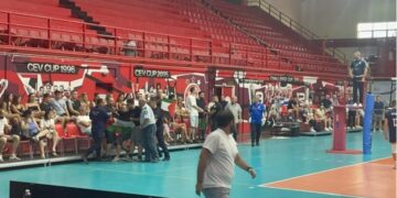 Αναίτιες προσαγωγές φιλάθλων επειδή φώναξαν “free Palestine” στον αγώνα βόλεϊ με το Ισραήλ!