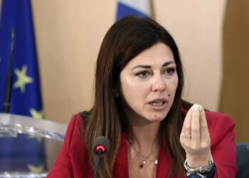 Μνημείο ξεφτίλας και ντροπής η απάντηση της υπουργού Παιδείας για την αφαίρεση κειμένου του Π. Παπακωνσταντίνου από σχολικό βιβλίο