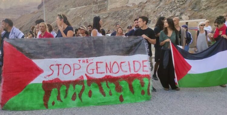 Και στη Σαντορίνη ανεπιθύμητο το Crown Iris-Προκλητική καταστολή (βίντεο)