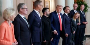 Ο πόλεμος, το παζάρι για την Ουκρανία και ο δρόμος των λαών