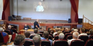 Μεγάλη συγκίνηση στην πολιτική κηδεία του Ευτύχη Μπιτσάκη στην Κρήτη