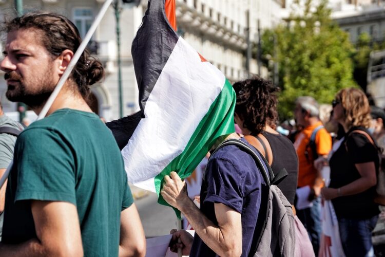 Μαχητική απεργία στο Δημόσιο – Σε κήρυξη ανένδοτου και διαρκούς αγώνα καλούν οι Παρεμβάσεις