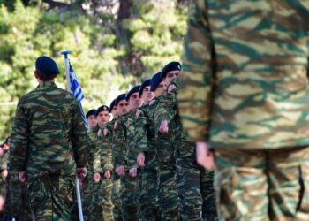 Φτωχοί αναλώσιμοι φαντάροι