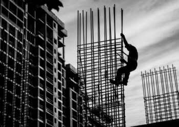 Ο «50ωρίτης» είναι ο νέος εργάτης της εποχής…