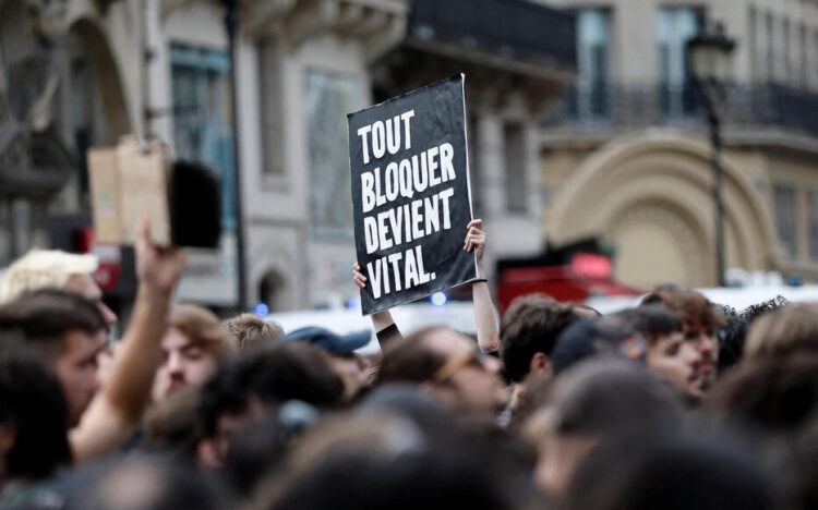 «Μπλόκο σε όλα» στη Γαλλία: Συνέχεια και τομή στους ταξικούς αγώνες