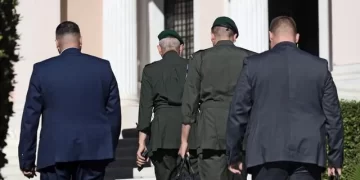 ΚΥΣΕΑ: Λεφτά για μισθούς και διορισμούς δεν υπάρχουν αλλά υπάρχουν λεφτόδεντρα με 28 δις ευρώ για Αγορές όπλων!