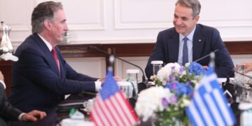 Μπέργκαμ-Μητσοτάκης: Πελατάκια των αμερικανικών πολυεθνικών