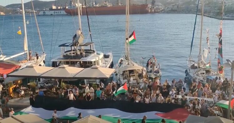 Ξεκίνησαν τα σκάφη «Οξυγόνο» και «Ηλέκτρα» από τη Σύρο για Γάζα! (βίντεο)
