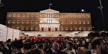 Οι μεγάλες διαδηλώσεις χάλασαν το «πάρτι» Μητσοτάκη στη ΔΕΘ (φωτό+βίντεο)