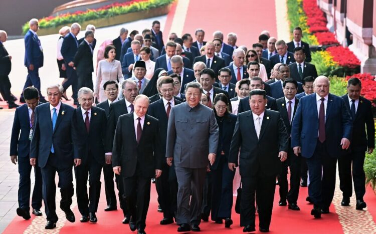 Η σύνοδος της Σαγκάης αλλάζει το παιχνίδι (Περισκόπιο 6.9)