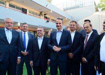 Σχολεία – βιτρίνες τραπεζών